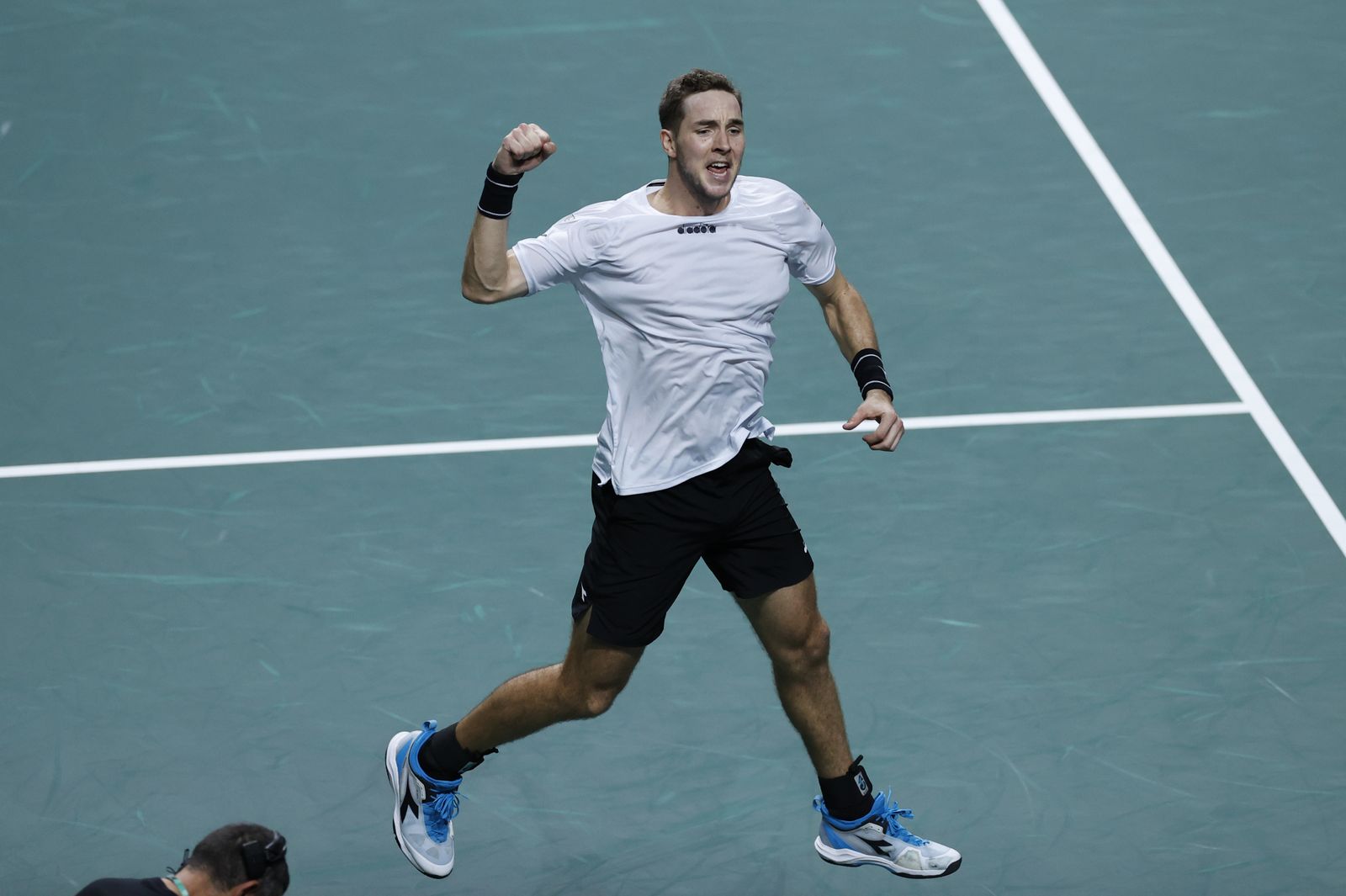 Struff  celebra el triunfo.