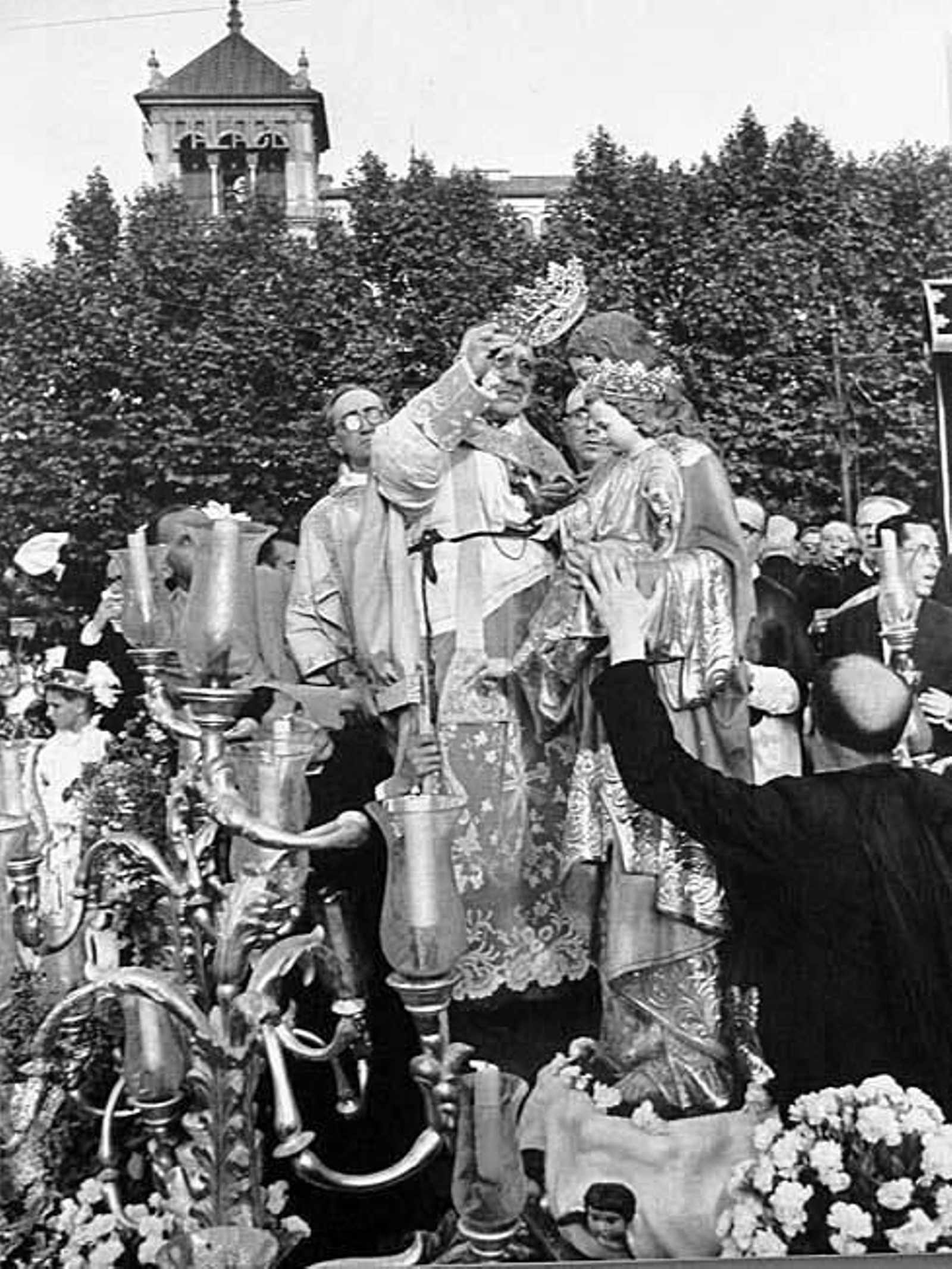 Coronación canónica de María Auxiliadora de la Trinidad