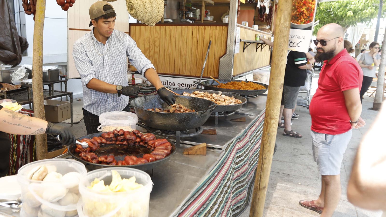 Fotos del festival de foodtrucks y conciertos por el 318 aniversario de San Roque