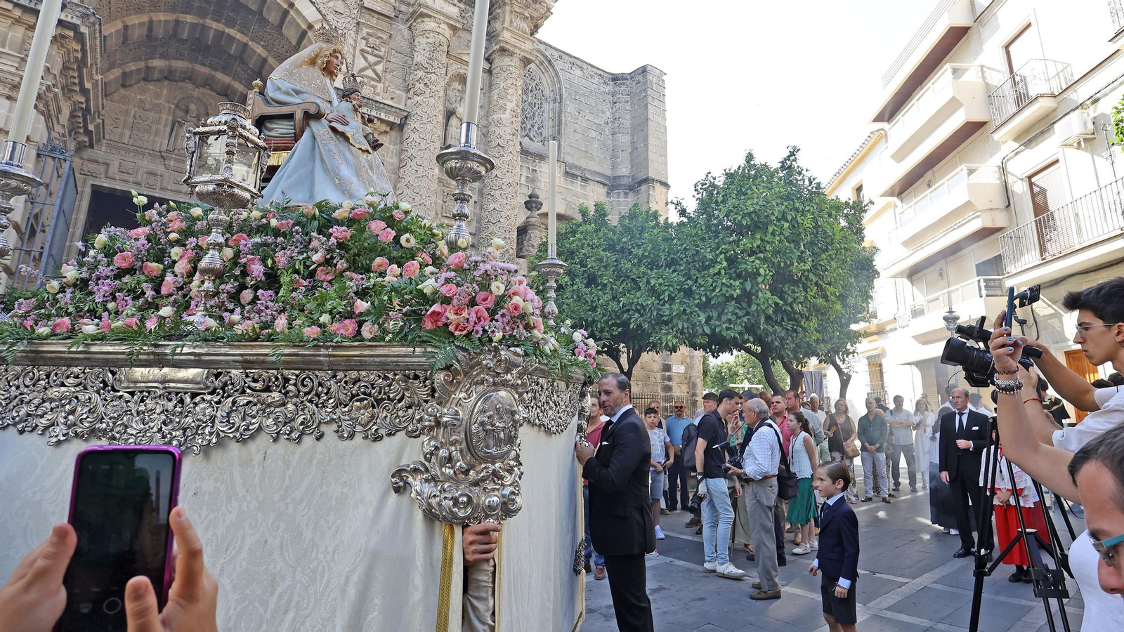 Salida del Corpus de Minerva de San Miguel en Jerez