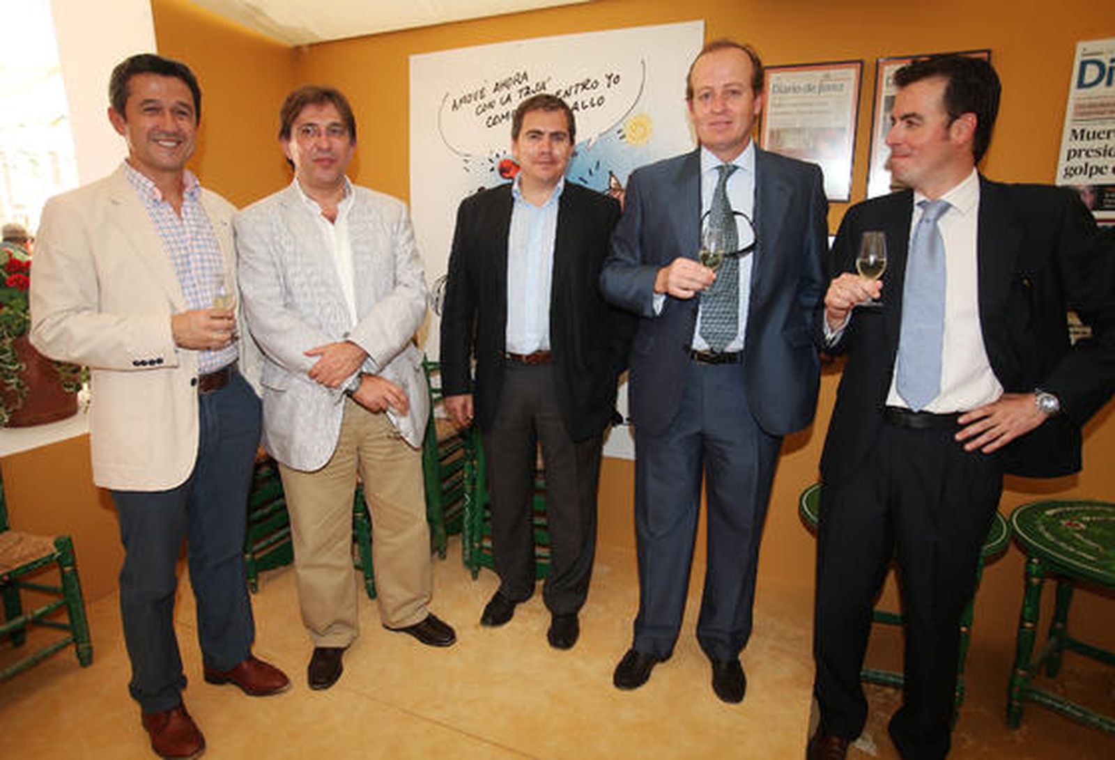Marcos Camacho O´Neale, decano del Colegio de Abogados de Jerez, con el magistrado Luis de Diego, Francisco Gassín, Ildefonso Cáceres y Carlos Salvadores.

Foto: Vanesa Lobo