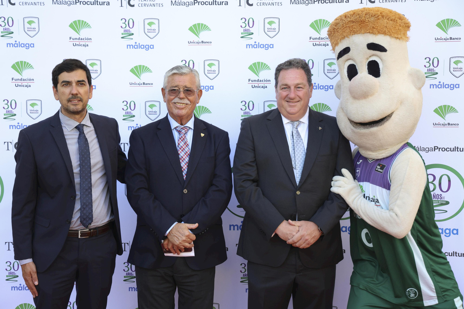 La gala del 30 aniversario de la unión Caja de Ronda-Maristas, en fotos