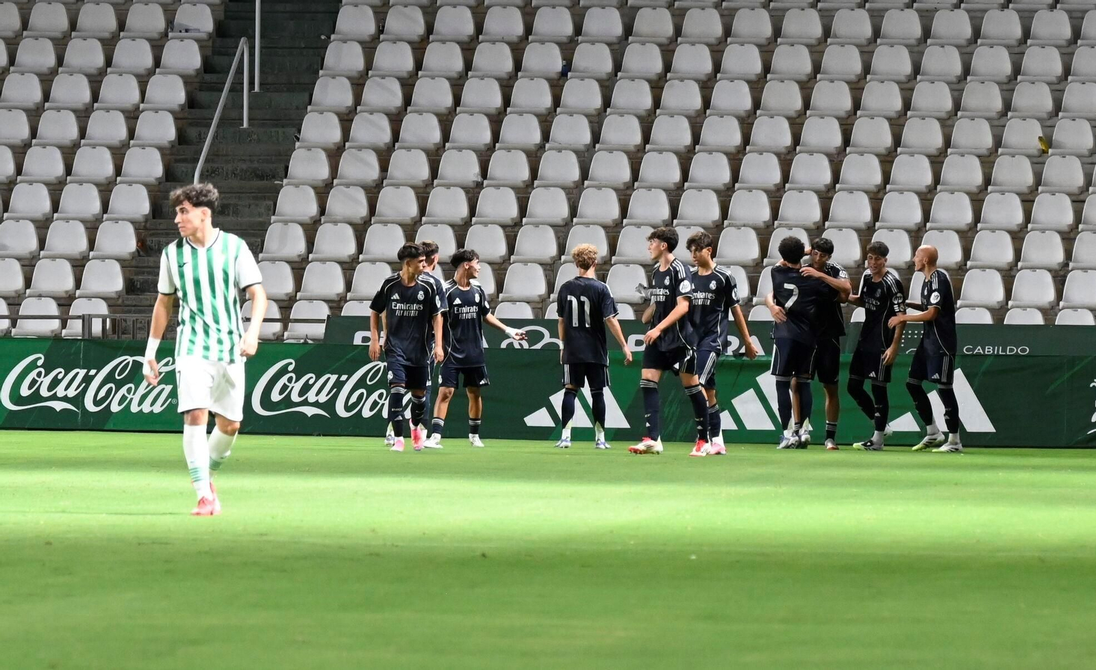Las mejores fotos del ambiente en El Arcángel para el Córdoba CF - Real Madrid del Mundial de Clubes sub 18