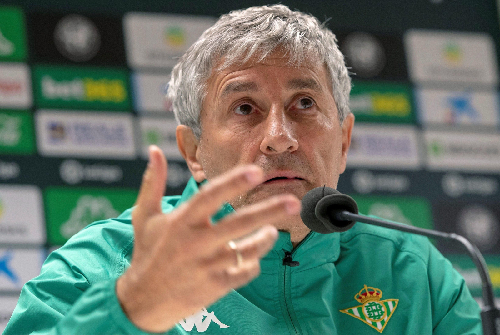 Quique Setién, durante una rueda de prensa.