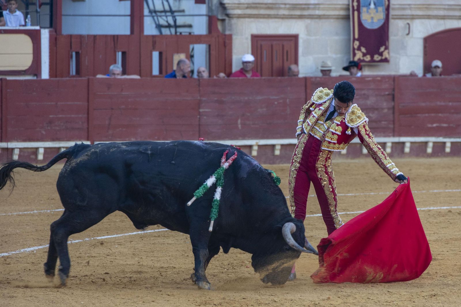 Las imágenes de la corrida de toros en El Puerto: puerta grande para Talavante