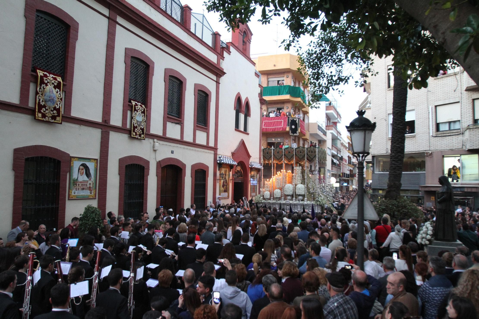 Imágenes de la Hermandad del Santísimo Cristo de la Expiración y Nuestra Señora de la Esperanza