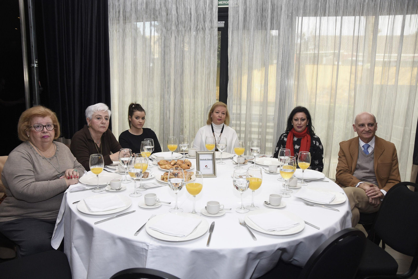 Ángela Ortiz, Margarita Márquez, Carmen Ledesma, Valle Correderas, María Dolores Jiménez y Carlos Eslava.