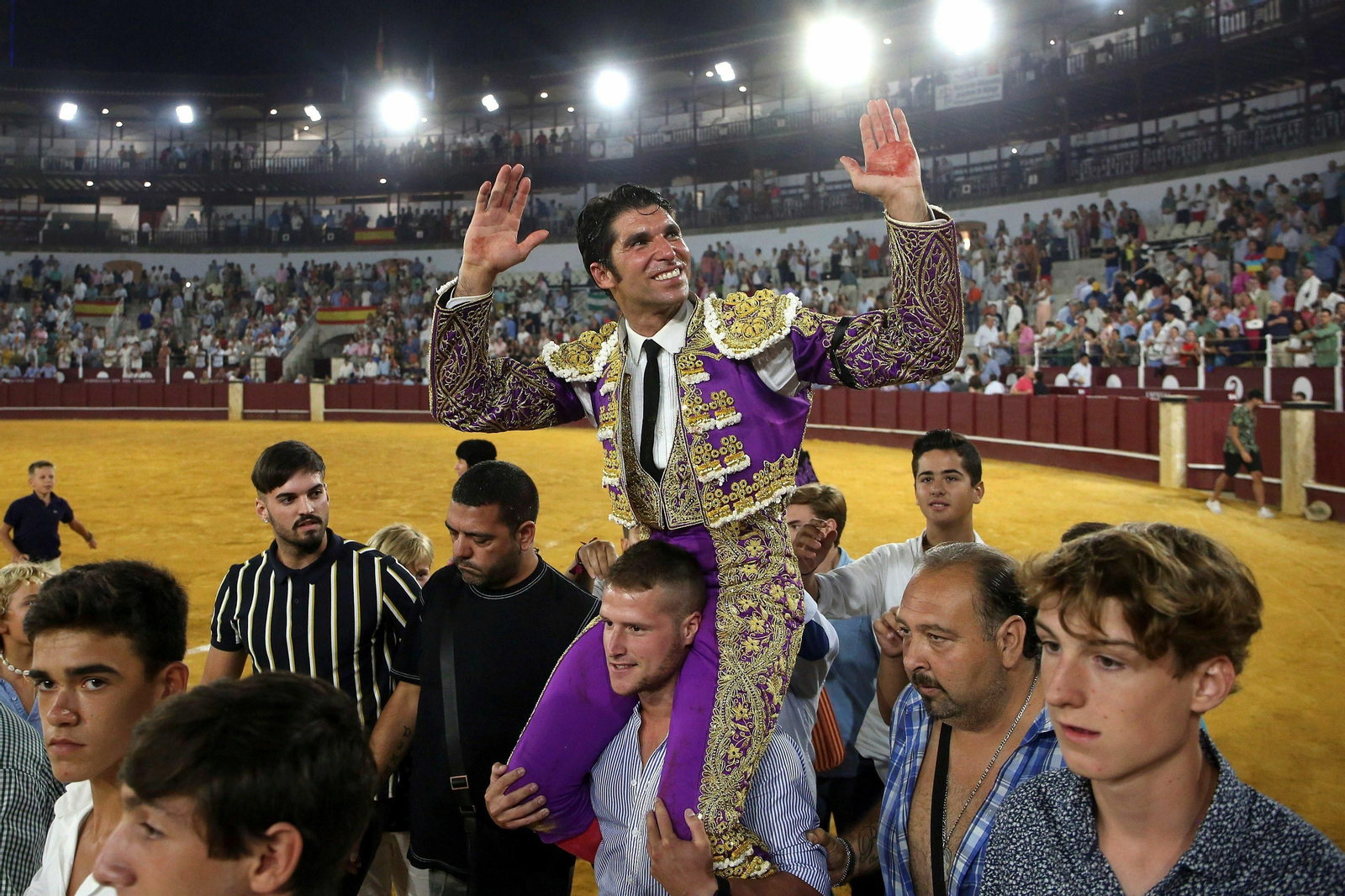 Cayetano Rivera fue el único torero que abrió la Puerta Grande Cayetano Rivera fue el único torero que abrió la Puerta Grande