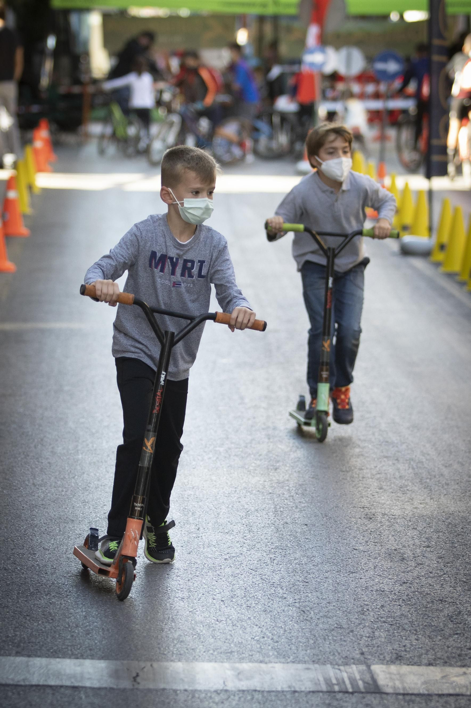 Fotos: La vuelta del Día sin Coche de Granada en imágenes