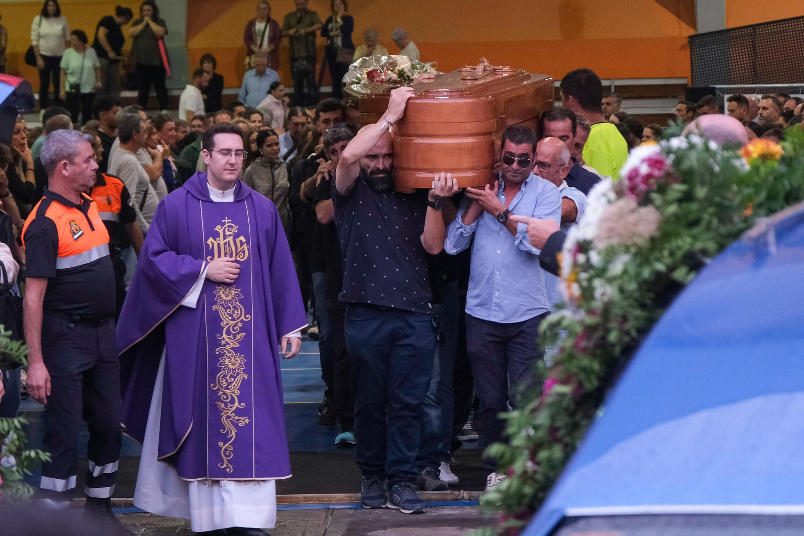 Funeral de la familia fallecida en el incendio de Guillena