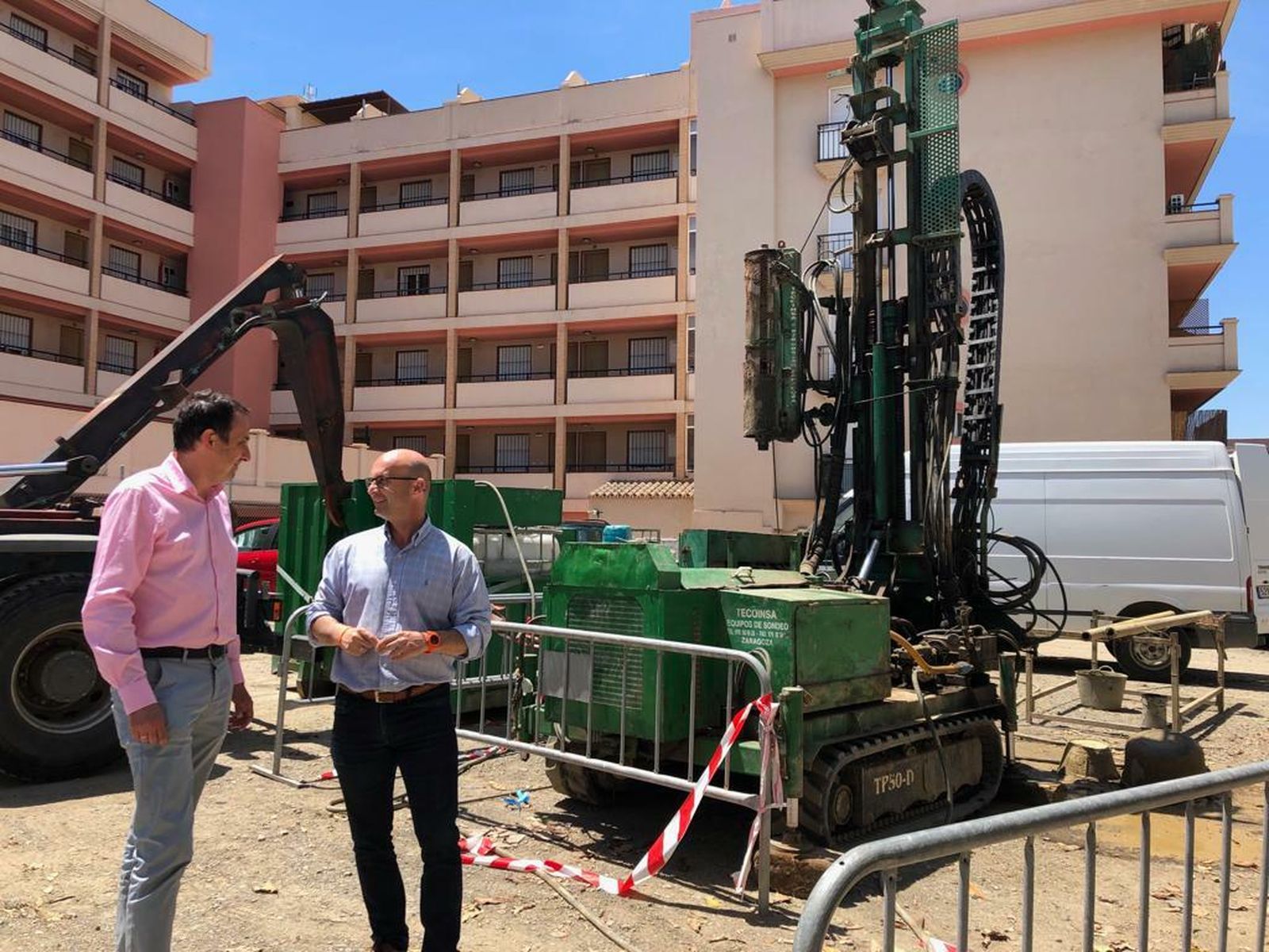 El edil José Carlos Martín durante una visita al inicio de los trabajos.