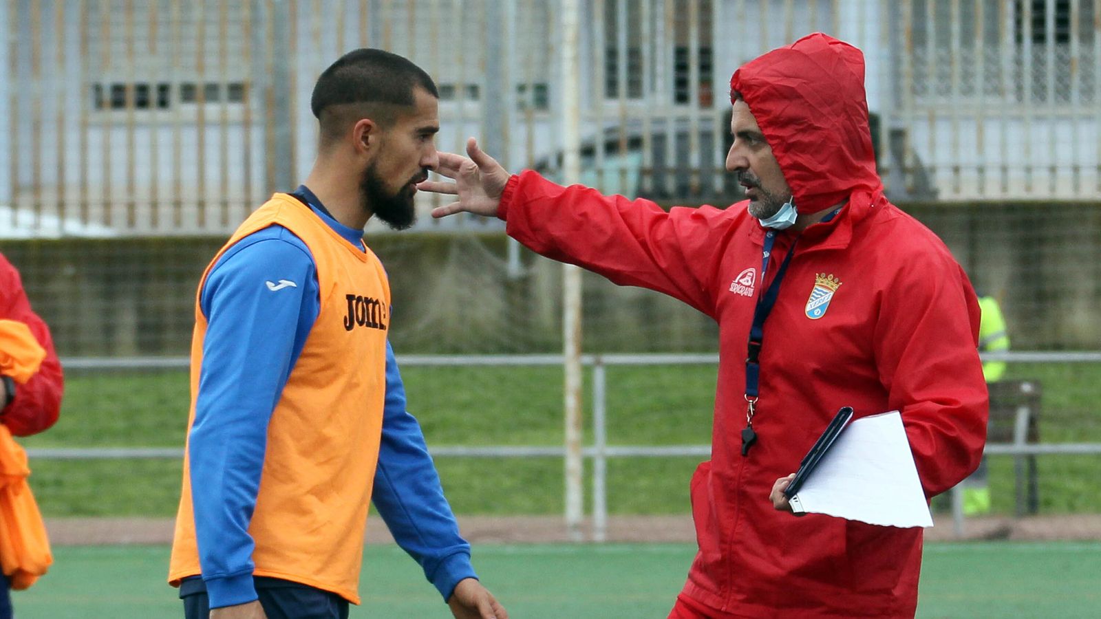 Joaquín Poveda da instrucciones a Lucas Correa en La Granja.