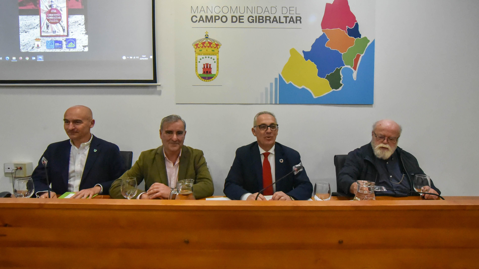 Presentación del libro 'Objetivo Gibraltar' de Alfonso Escuadra