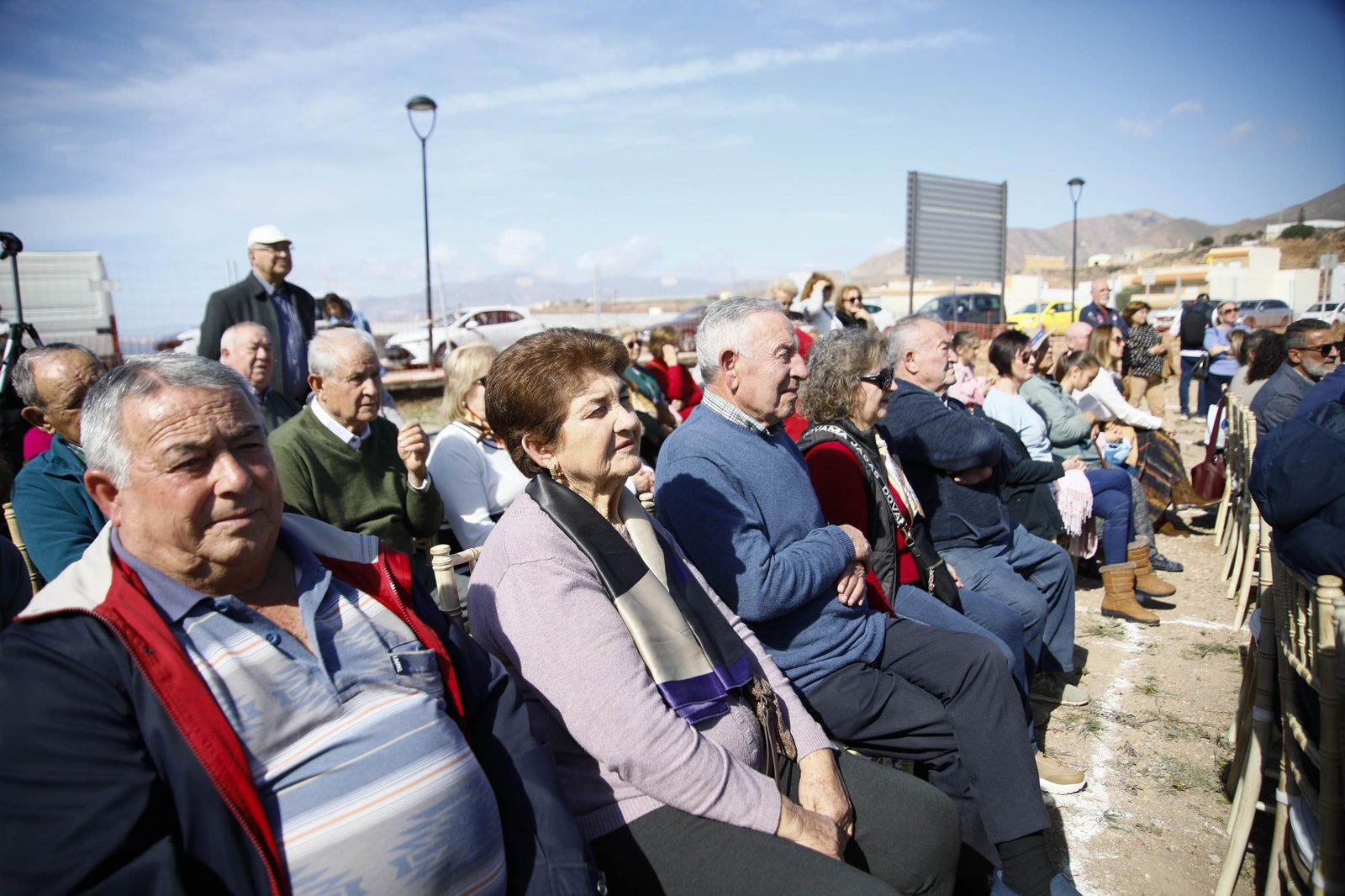 Las imágenes de la primera piedra del Centro de mayores en Balanegra