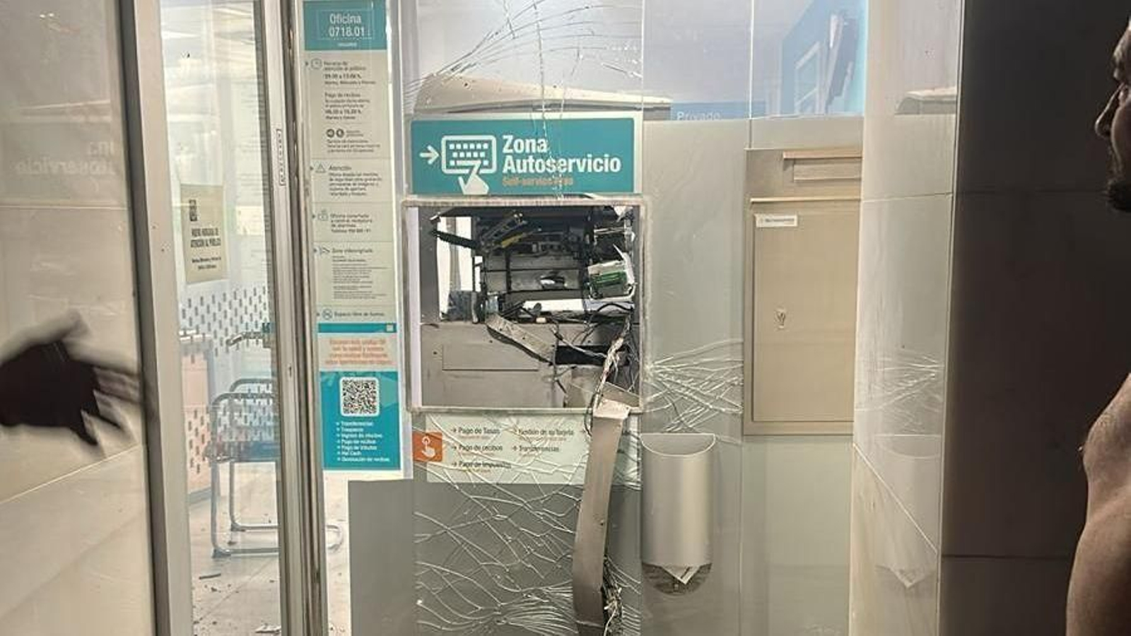 Cajero explotado en Riogordo