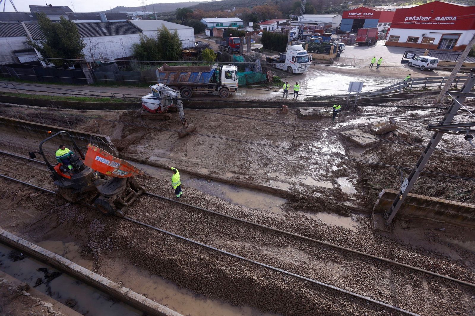 Caída de un muro de contención en Villa del Río