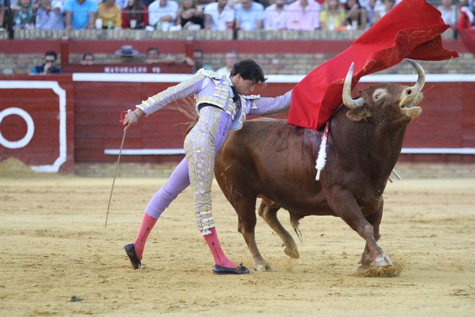 Imágenes de lidia de Roca Rey