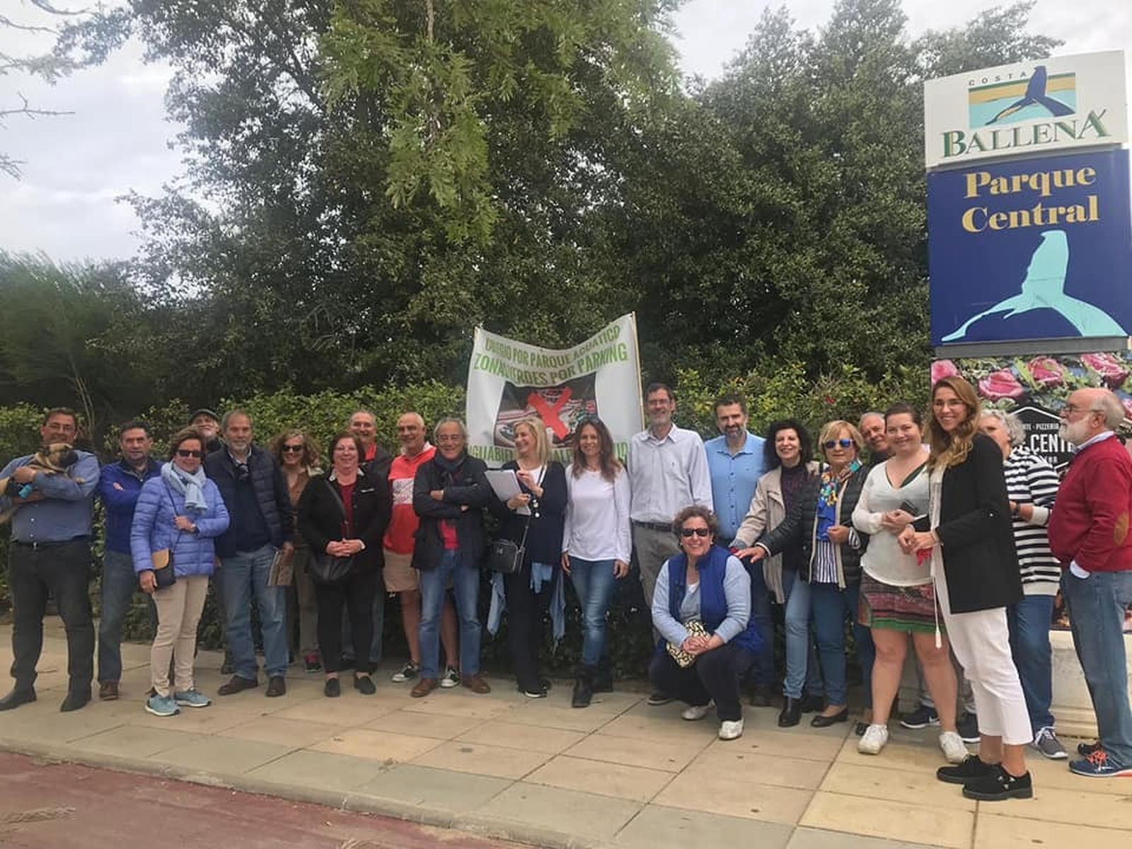 Imagen de una de las últimas protestas de ecologistas y vecinos de Costa Ballena