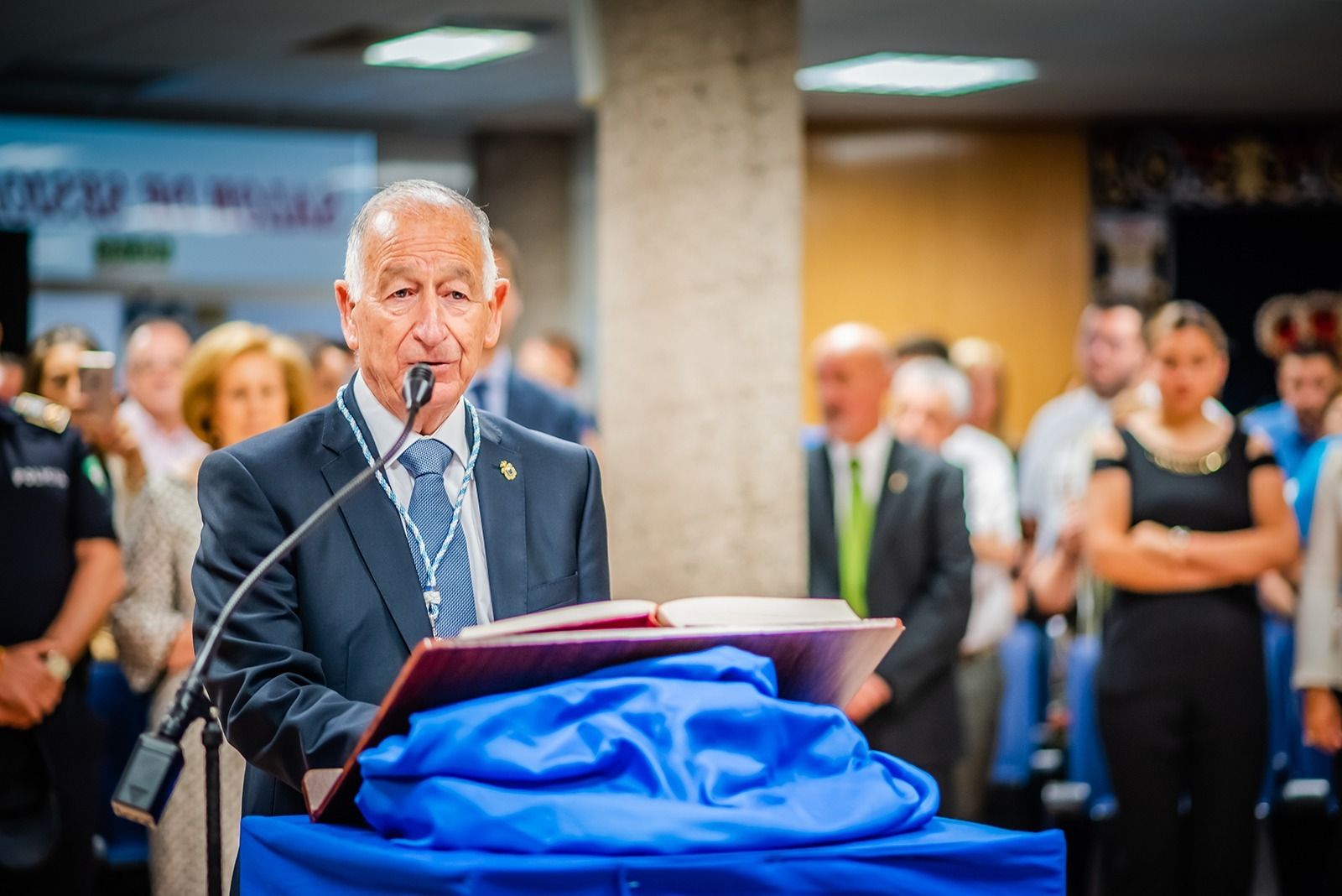 Fotogalería del pleno de investidura de Gabriel Amat en Roquetas de Mar.