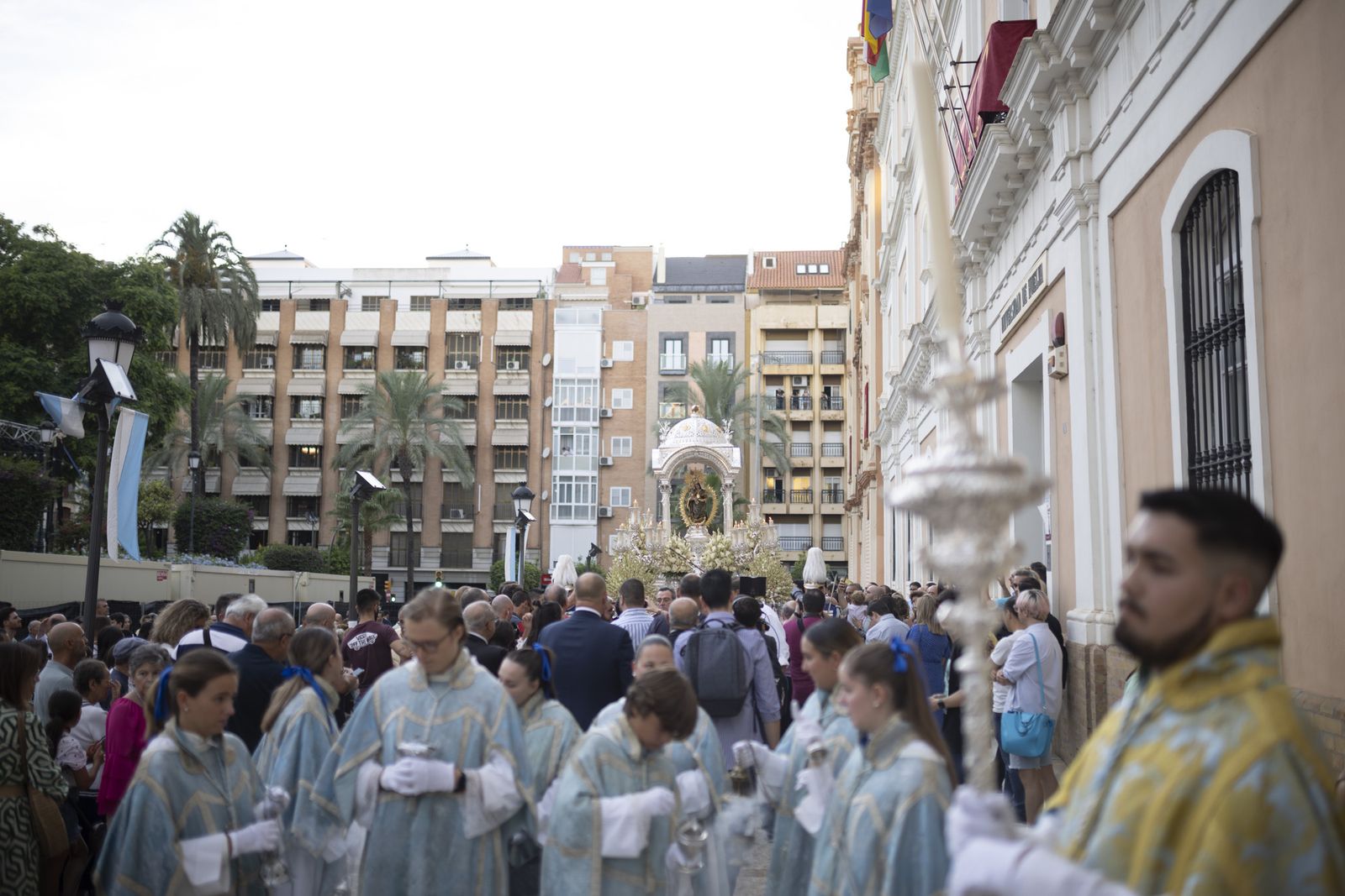 Imágenes de la procesión de la Virgen de la Cinta por el centro de la ciudad