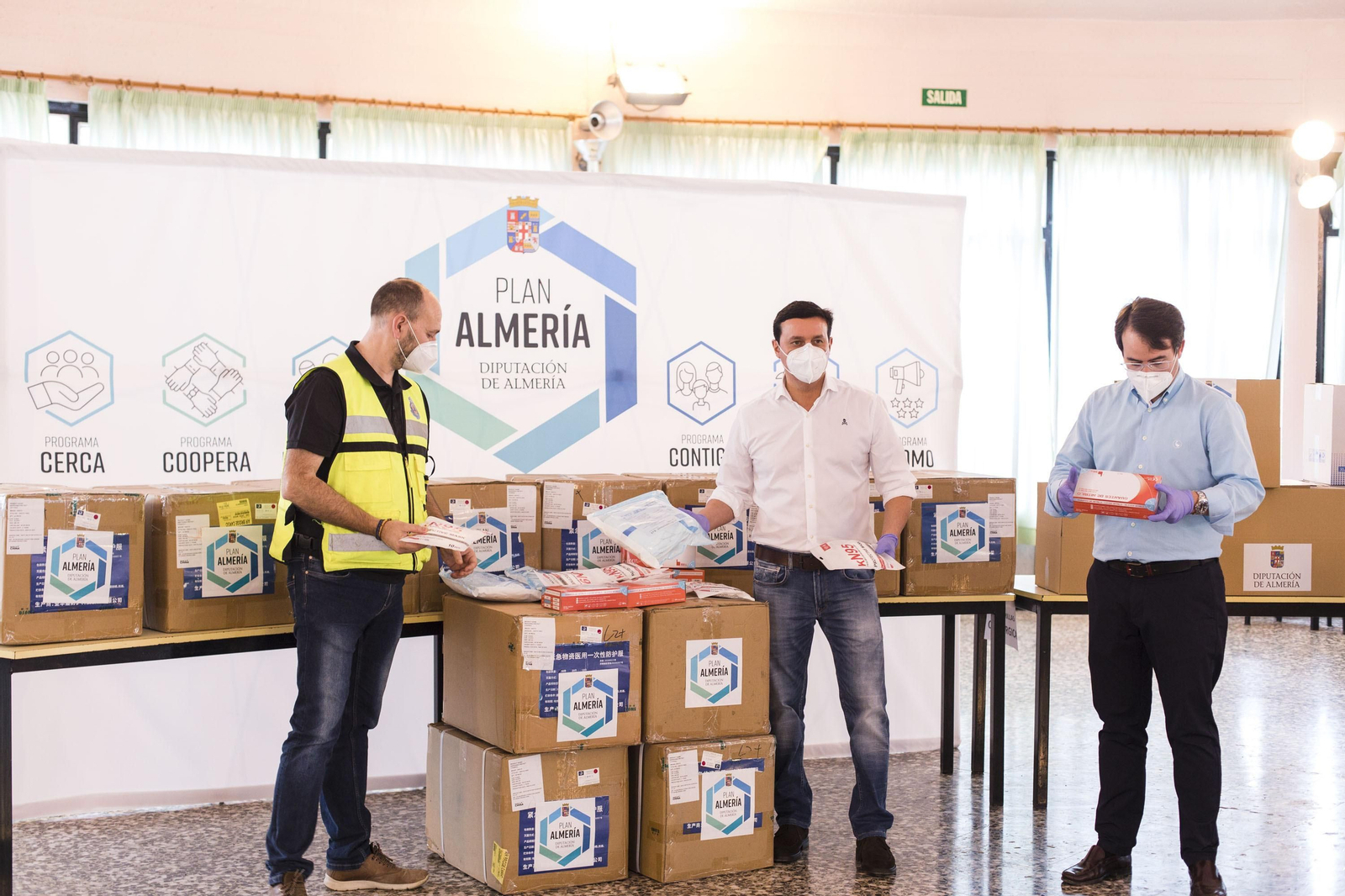 Recepción de material sanitario de la Diputación.