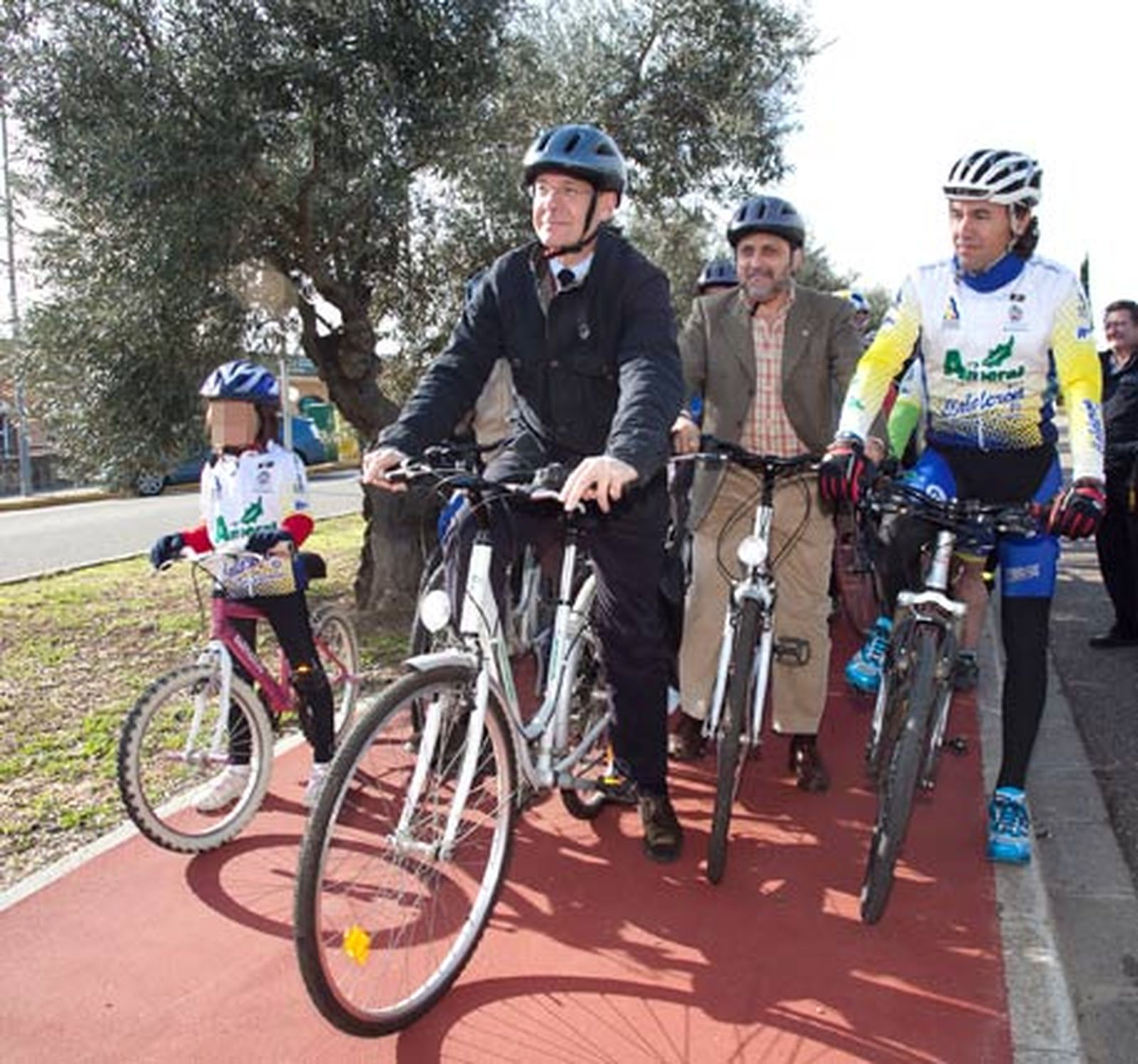Inaugurado en Dos Hermanas un carril bici que evitará la emisión de 780 toneladas de CO2