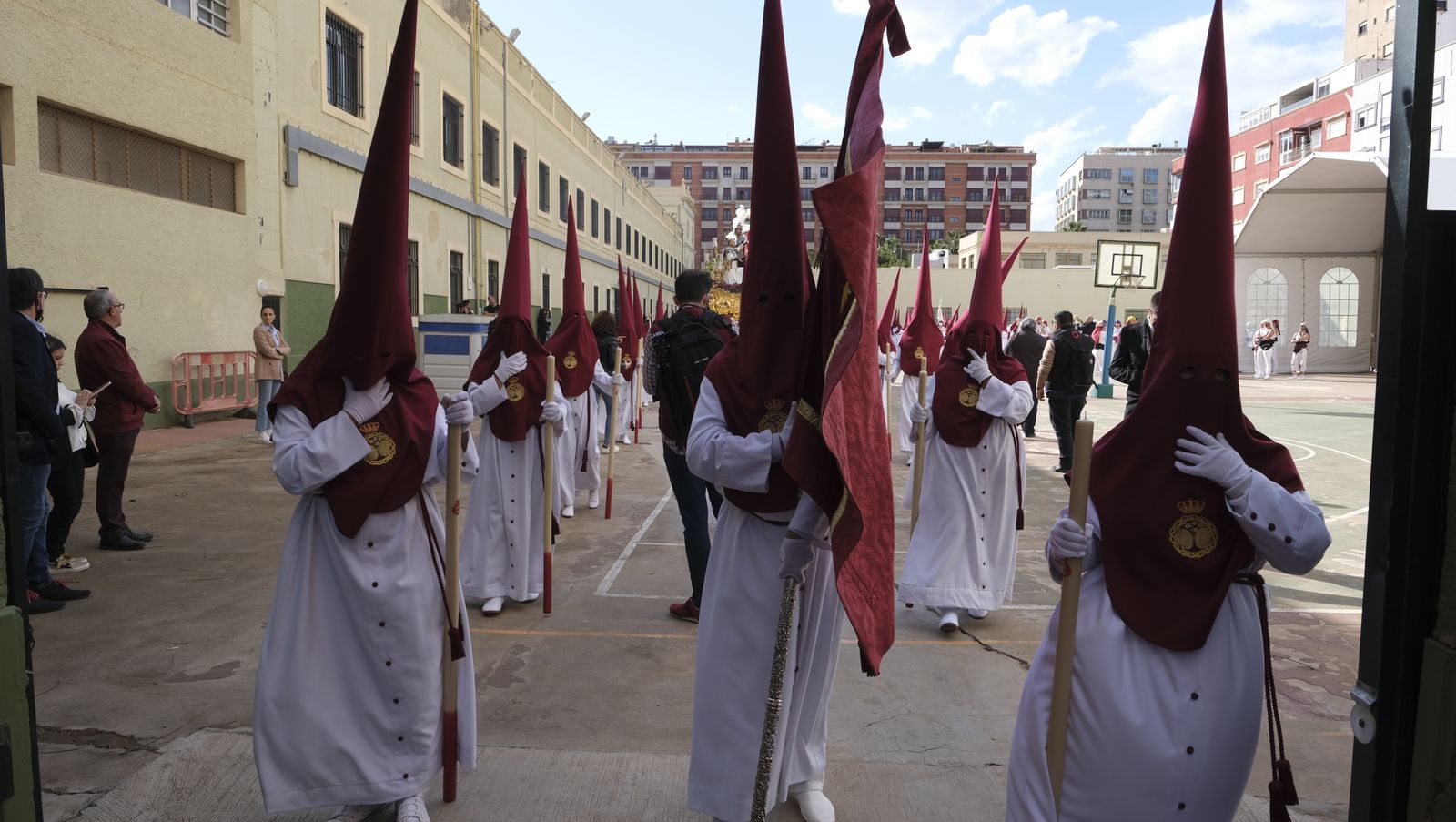 Fotogalería de la procesión de Coronación. Semana Santa Almería 2022.