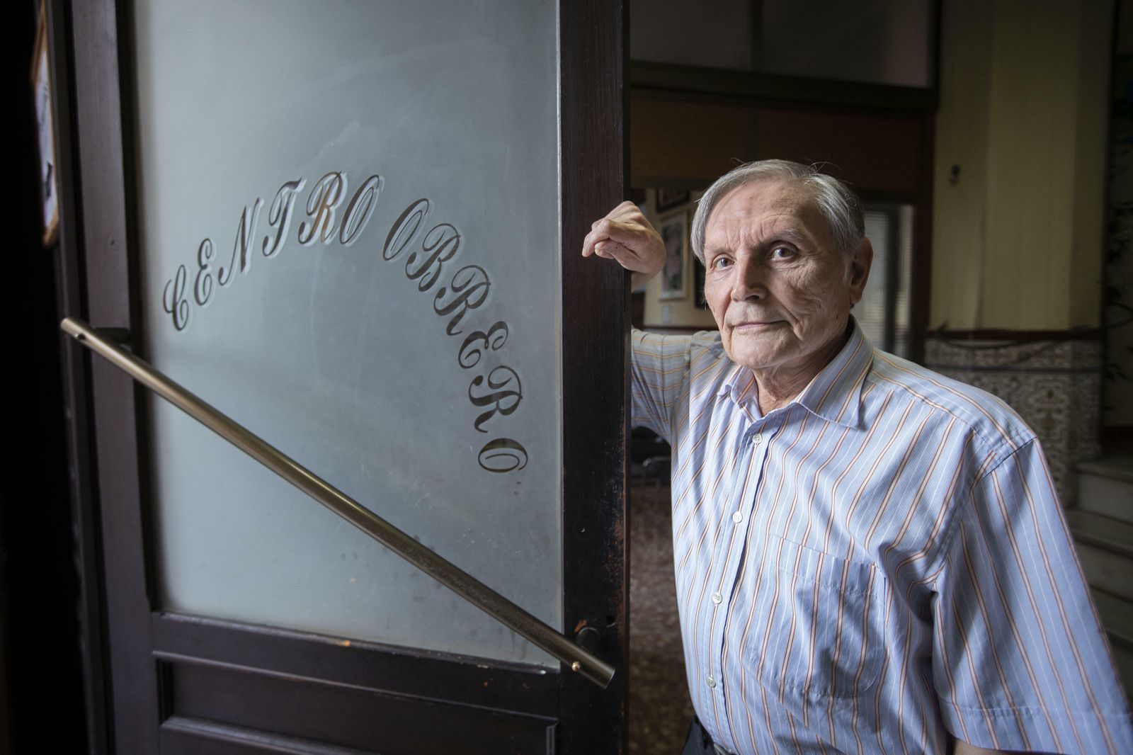 Juan Coello Cruz, a las puertas del Centro Obrero.