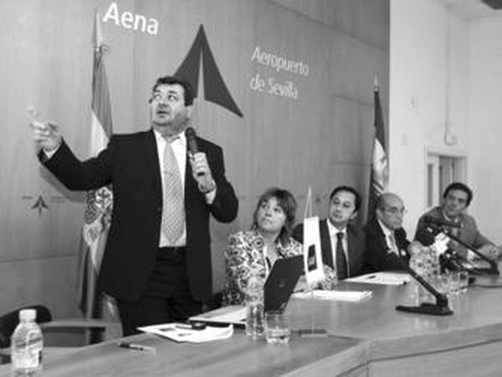 Acto de presentación de la nueva conexión aérea, ayer en San Pablo.