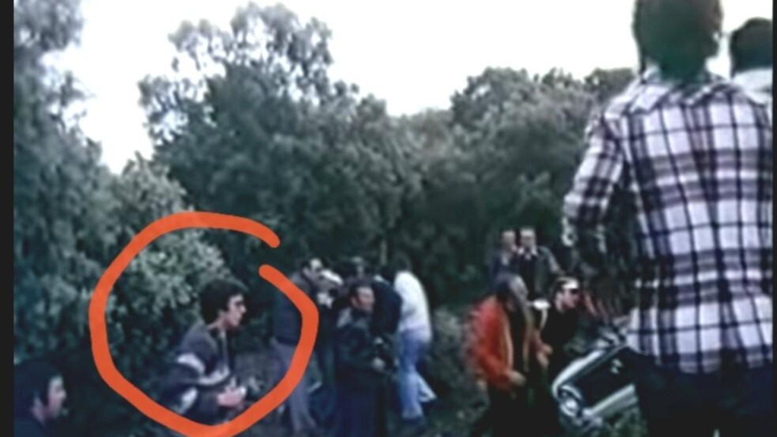 Enrique Cerezo, en un círculo, tras un accidente de 'La segunda oportunidad'