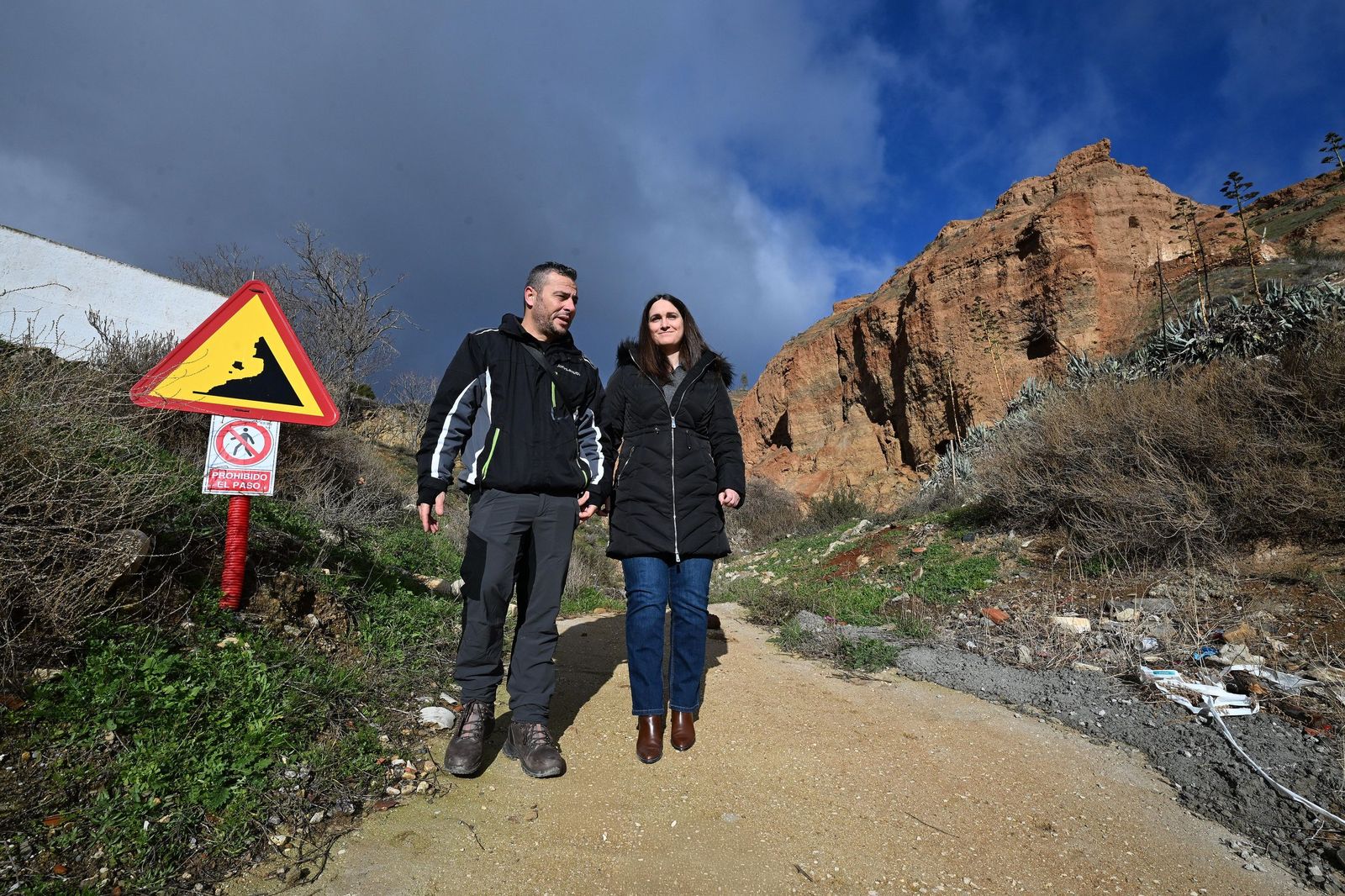 Juan Jesús Porcel y María Vera, en el Cerro de los Castillejos