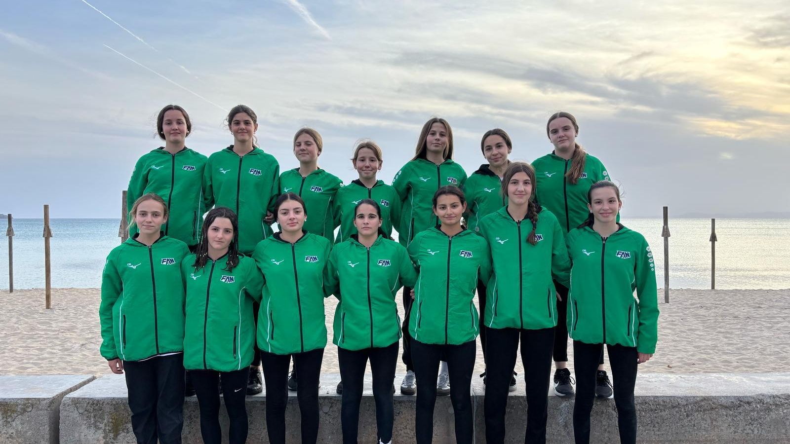 Equipo femenino de la selección de andaluza infantil de waterpolo