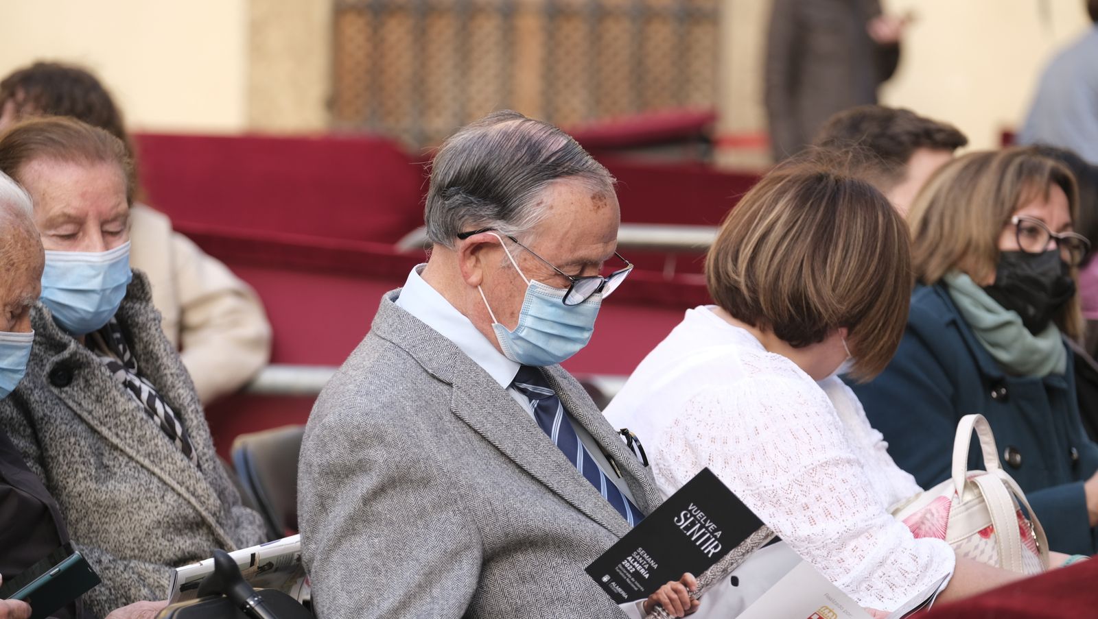 Procesión del Santo Entierro en Almería, en imágenes.