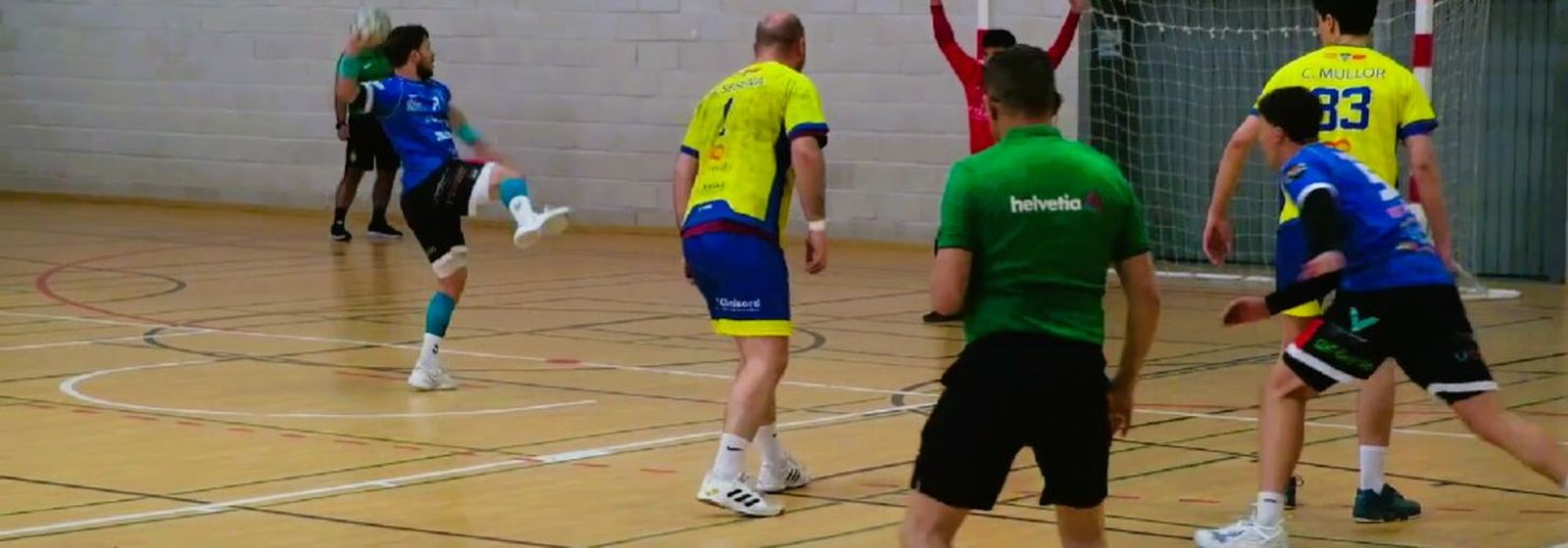 Un jugador canterano-sureño en plena ejecución de un lanzamiento durante un encuentro de esta temporada.