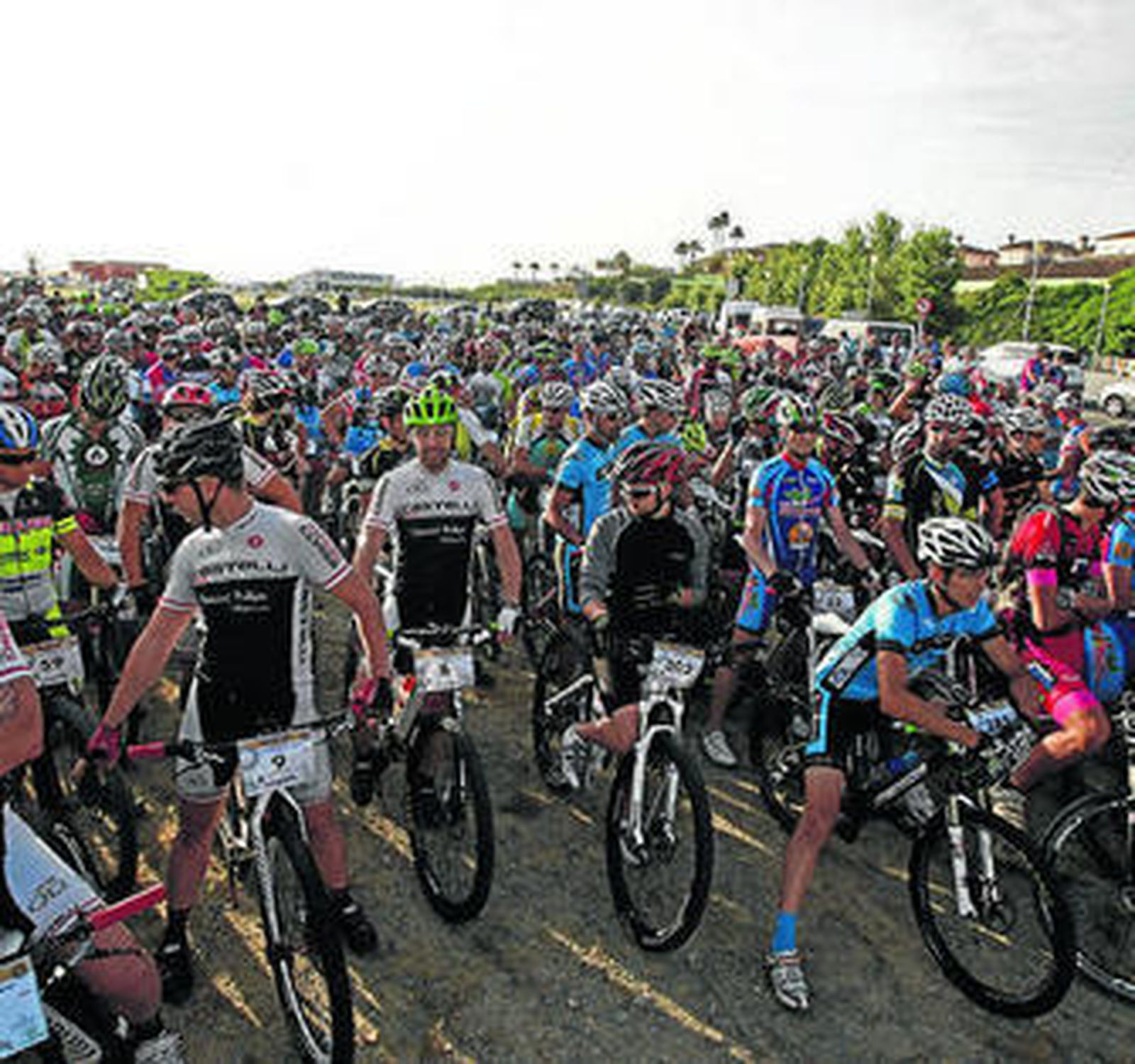 Momento de la salida en el puerto deportivo de Algeciras.