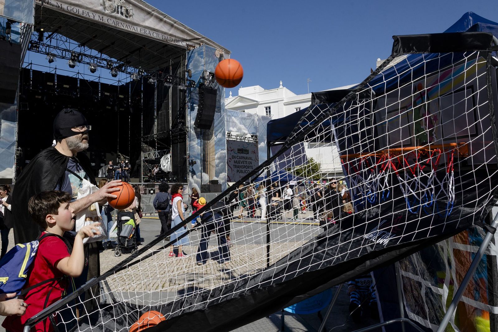 Las imágenes del segundo sábado de Carnaval de Cádiz 2026: Carruseles de coros