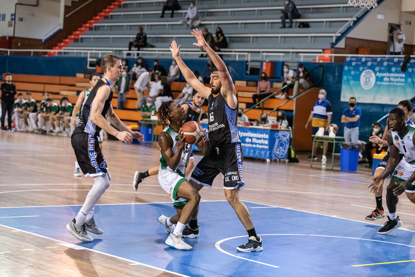 Baloncesto: Imágenes del Huelva Comercio - Extremadura