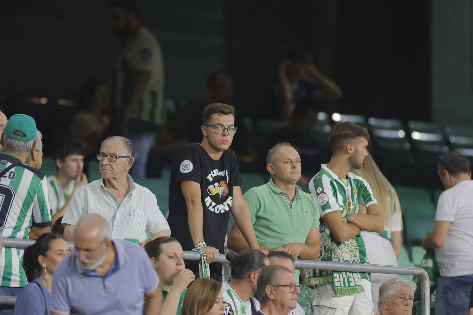 Búscate en las fotos del Betis-Valencia