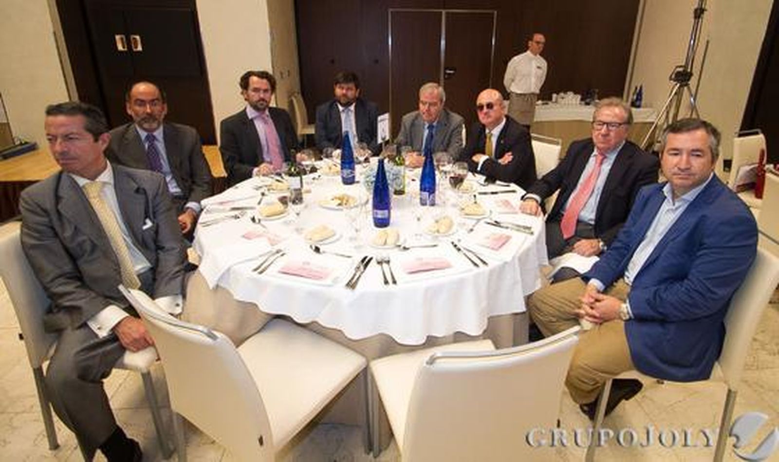 Ángel Cabral, Antonio Ollero, Jesús Ollero, Antonio Rivero, Ricardo Ríos, Carlos Arizaga, Manuel Muñoz y Diego García Cabello. 

Foto: Juan Carlos Vázquez/Victoria Hidalgo