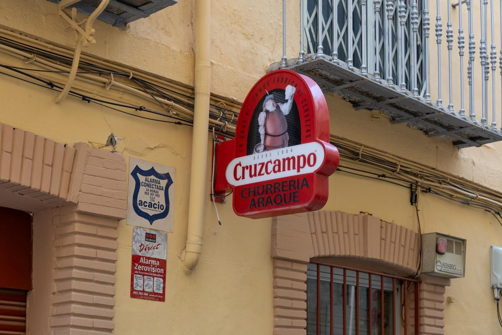 Locales vacíos en el centro de Jaén, en imágenes