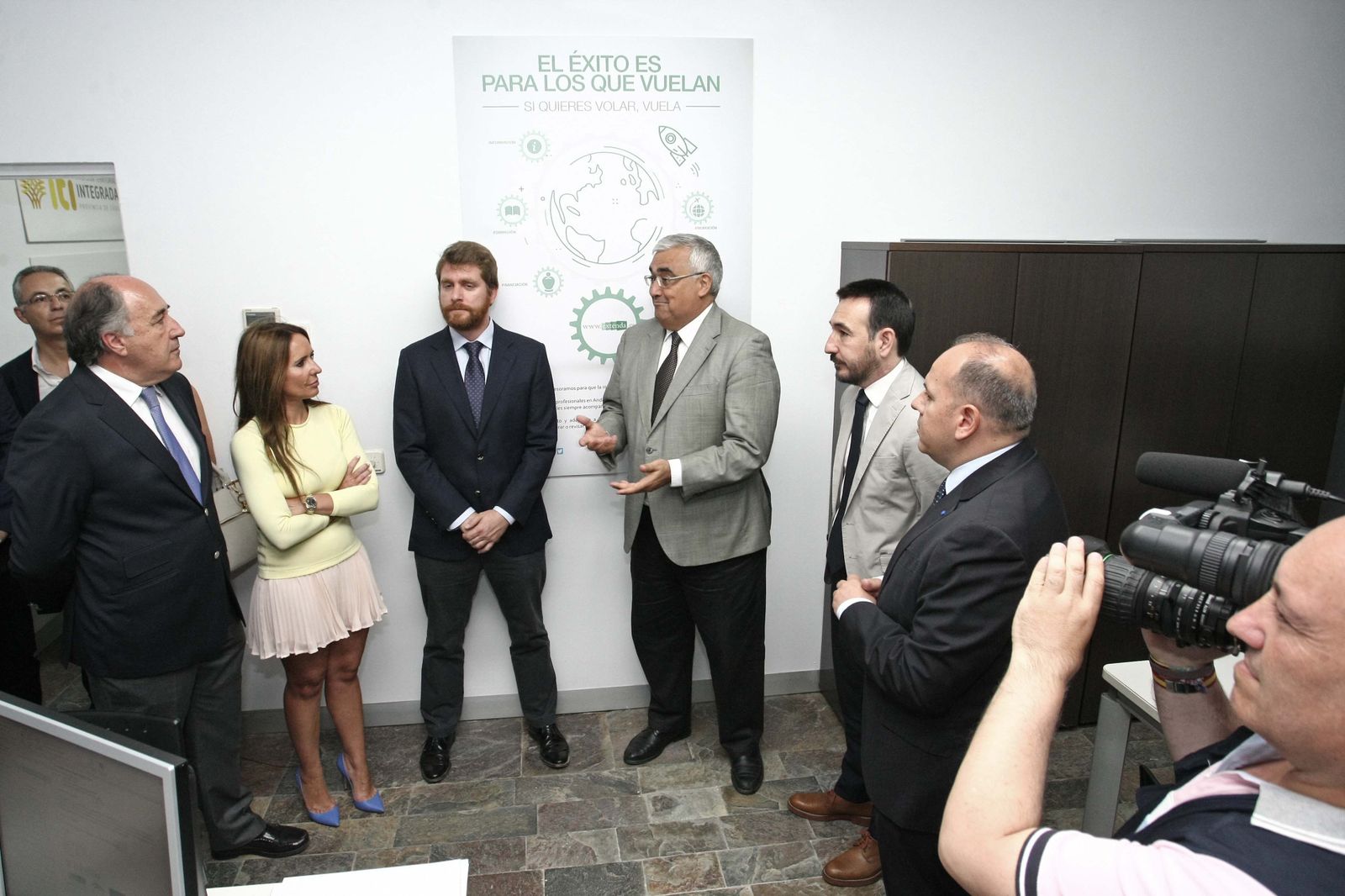 José Ignacio Landaluce y Gema Pérez escuchan a Antonio Ramírez de Arellano.