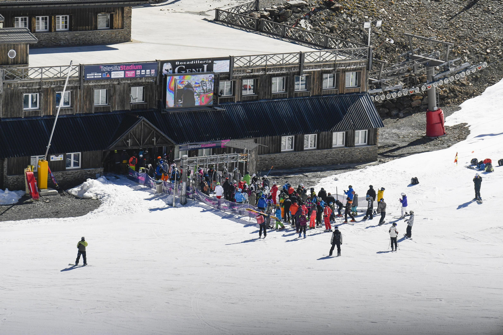 Fotos del último día de esquí en Sierra Nevada