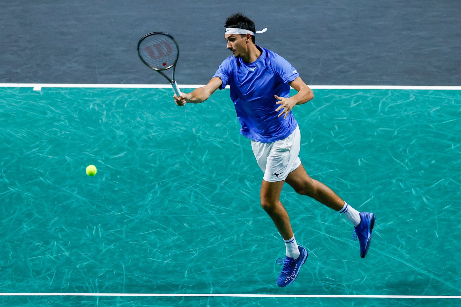 Lorenzo Sonego vence a Francis Tiafoe en el primer partido del Italia-EEUU