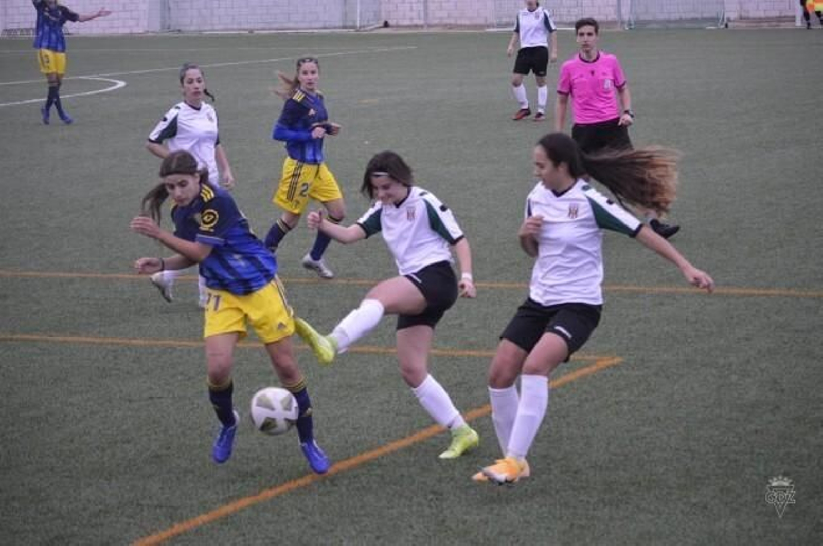 Un instante del partido entre el Cádiz y el Mérida.