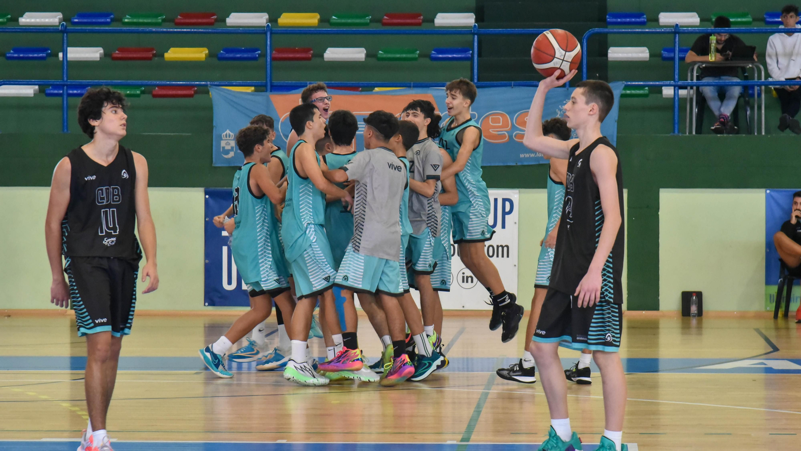 Las fotos de la tercera jornada del Andaluz infantil masculino de baloncesto en La Línea