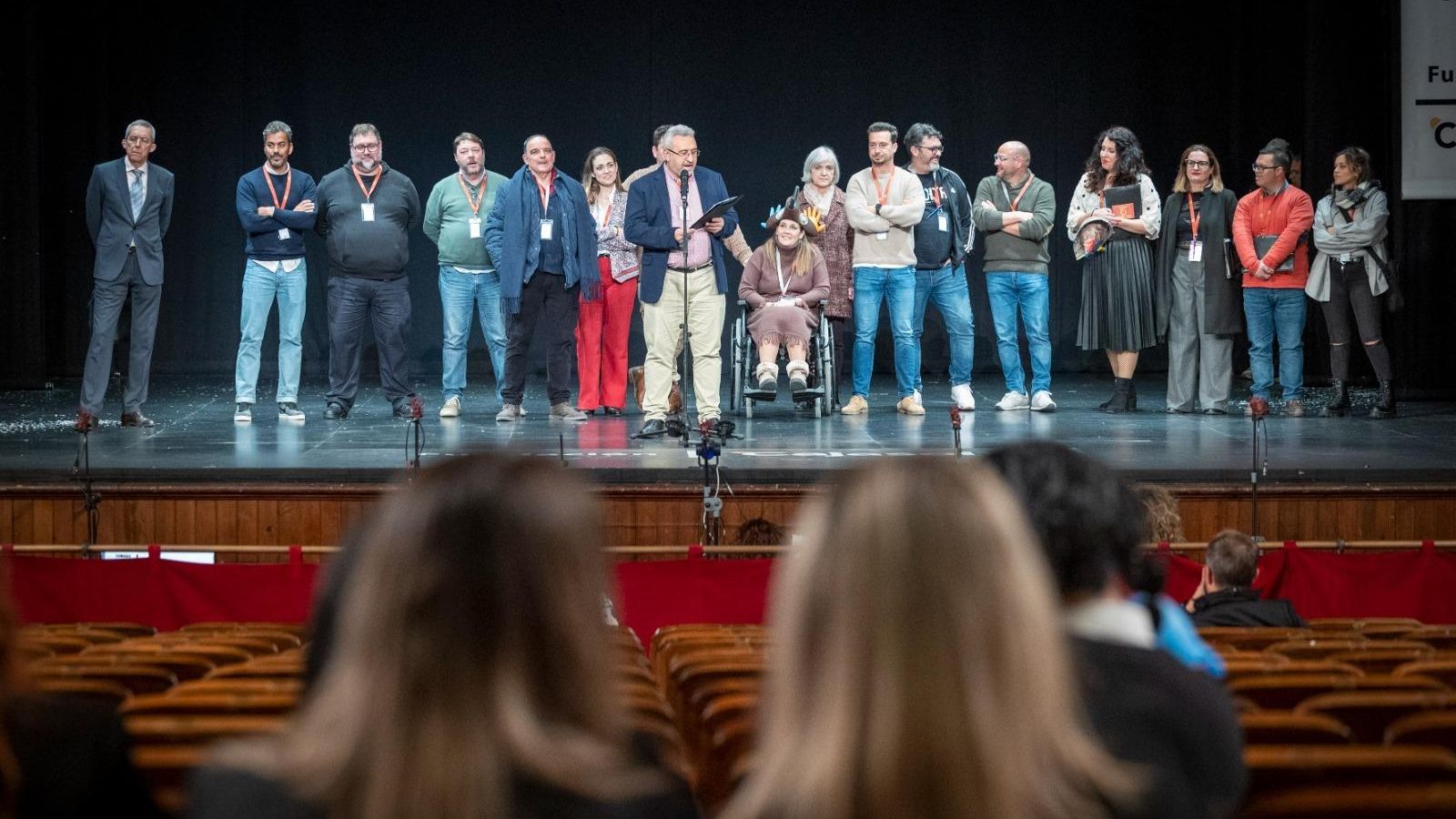 El jurado dando el fallo del pase a la Final.