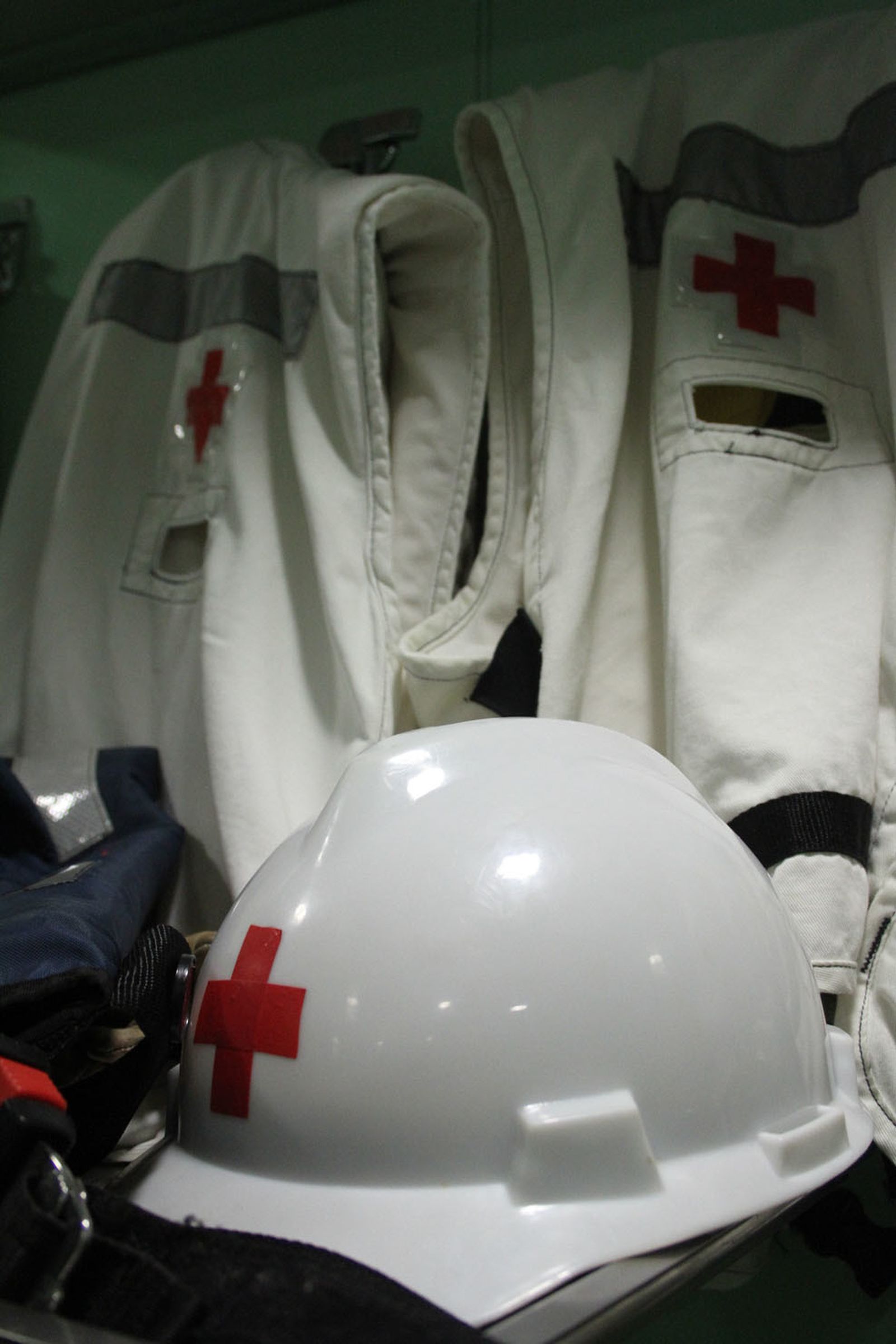 Imágenes de las primeras horas del portaaviones "Juan Carlos I" en el puerto de Huelva, durante su visita este fin de semana