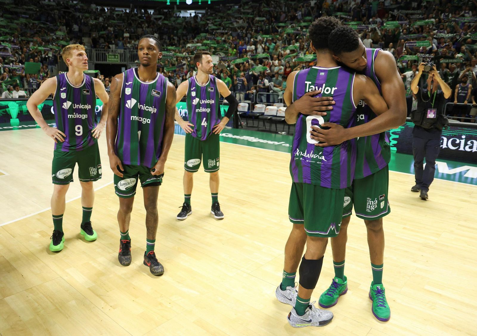 Piel de gallina con el adiós del Carpena al Unicaja