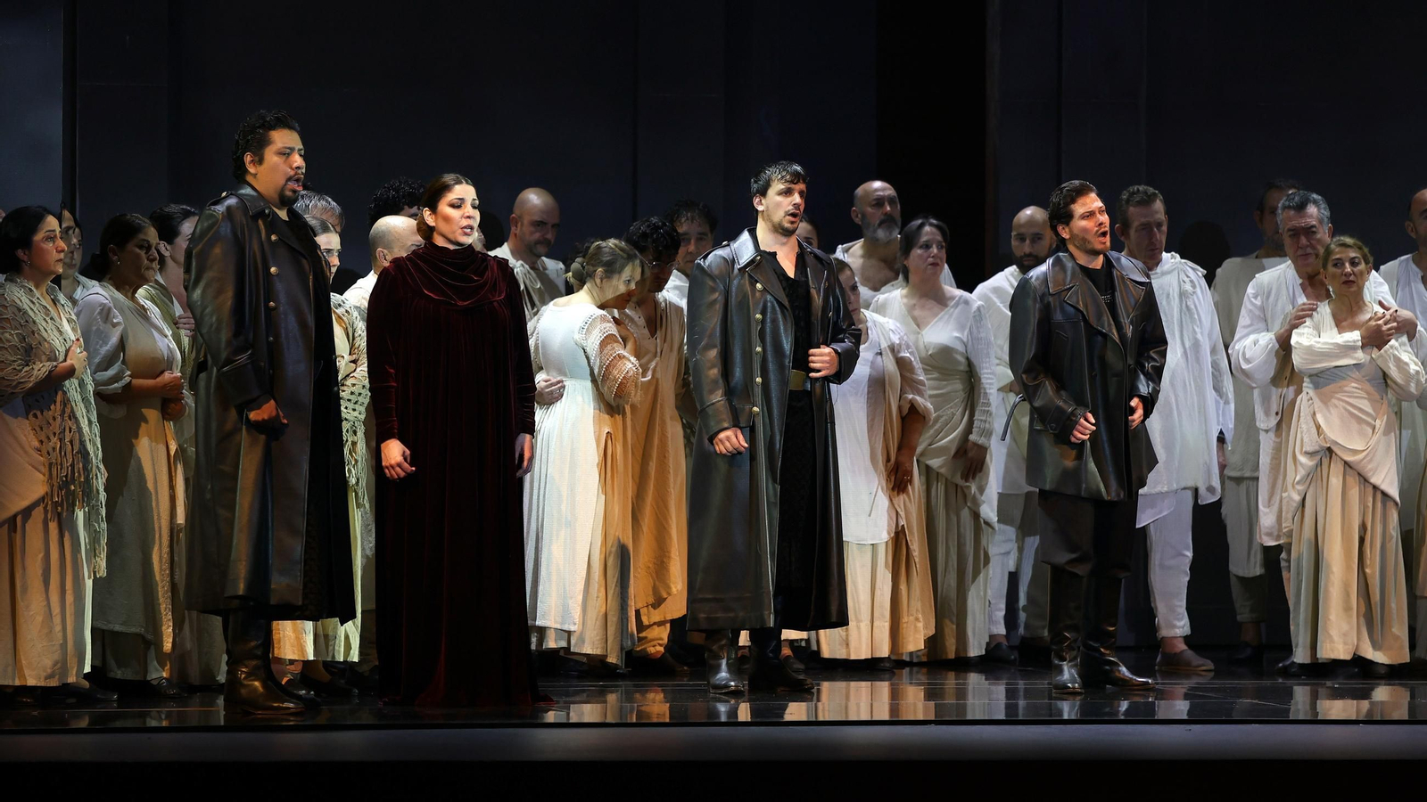 Imágenes de la ópera Macbeth en el Teatro Villamarta de Jerez