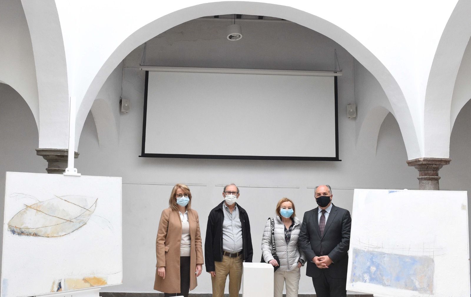 La firma de la entrega de los cuadros